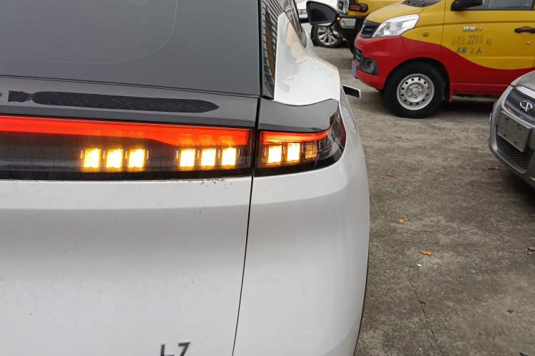 Used Dongfeng Aeolus L7 New Energy 2024 205 Premium Edition