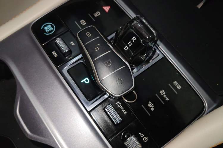 Used BYD Song PLUS New Energy 2024 HONOR Edition DM-i 71km Luxury Model