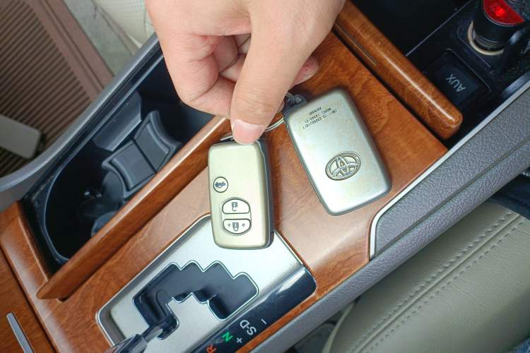 Used Toyota Camry 2010 240G Luxury Edition Vehicle Key