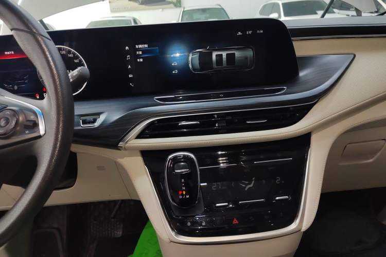 Used Buick GL8 2022 ES Landtrek 653T Comfort Edition
