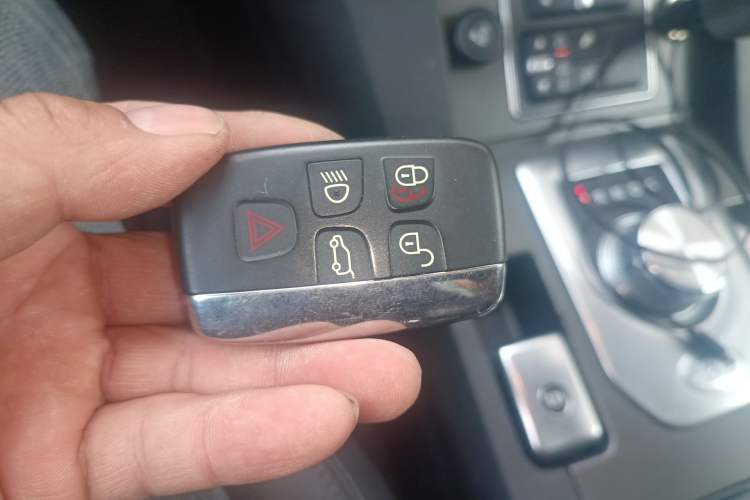 Used Land Rover Discovery 2014 3.0 SC V6 HSE
