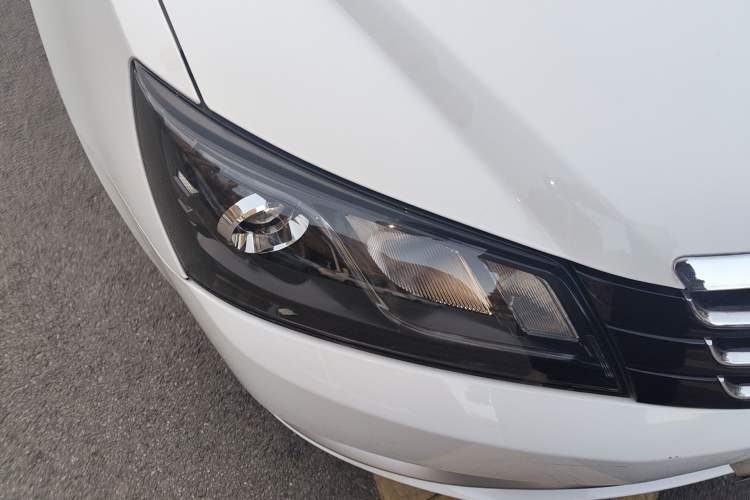 Used Geely Auto Emgrand 2016 Sedan 1.5L CVT Upward Version