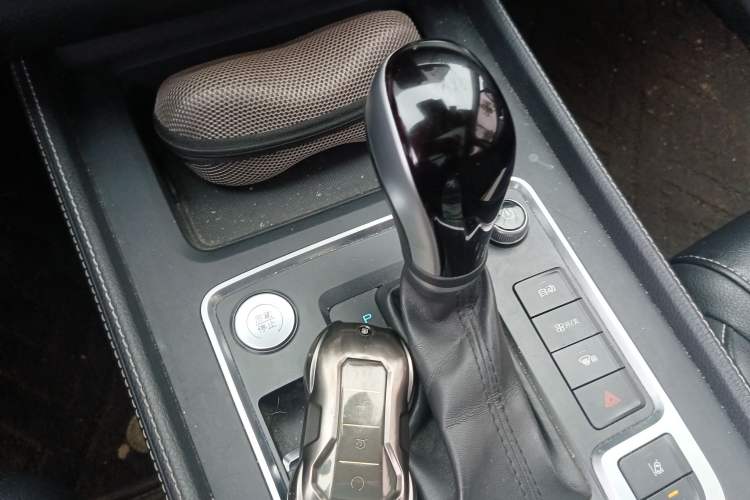 Used BYD Tang 2019 2.0T Automatic SmartConnect Luxury 7-Seater China VI Standard
