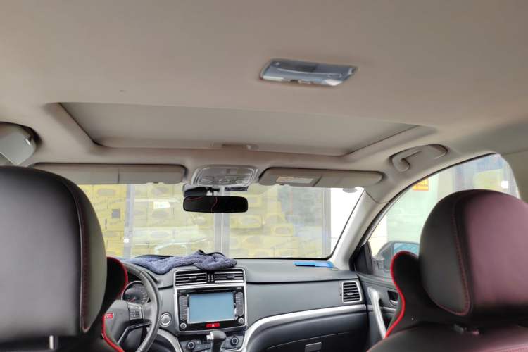 Used Haval H6 2015 Sport Edition 1.5T Automatic Two-Wheel Drive Luxury Model Headliner