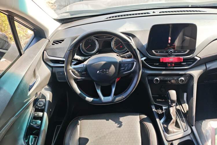 Used Chevrolet Orlando 2020 Light Hybrid Redline 530T Automatic Enjoyment Edition (5+2 Models)