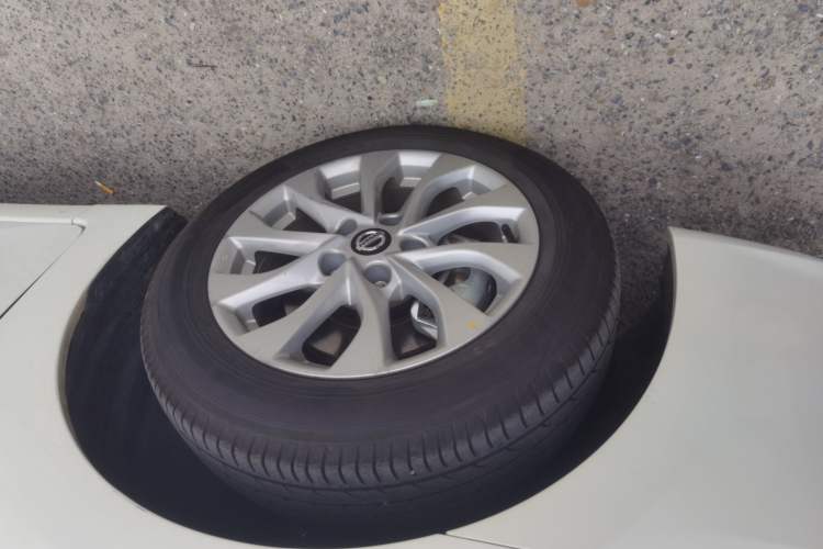 Used Nissan Sylphy 2024 Restyled Version 2 Classic 1.6XE CVT Comfort Edition Left Front Wheel Hub