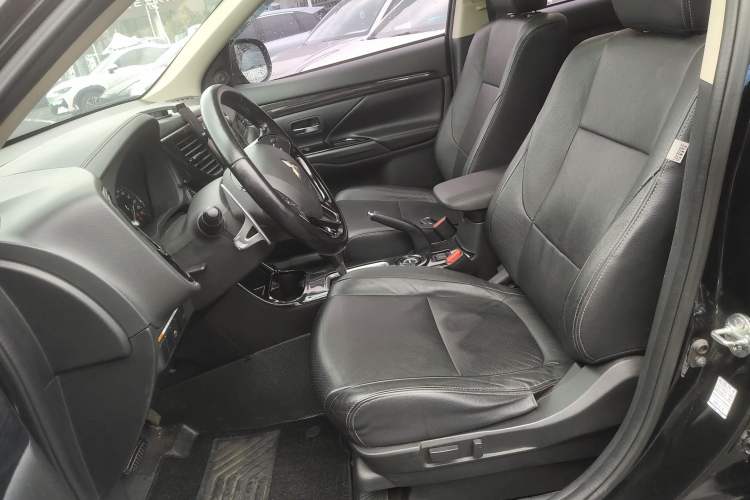 Used Mitsubishi Outlander 2016 2.4L 4x4 Elite Edition 5 Seats