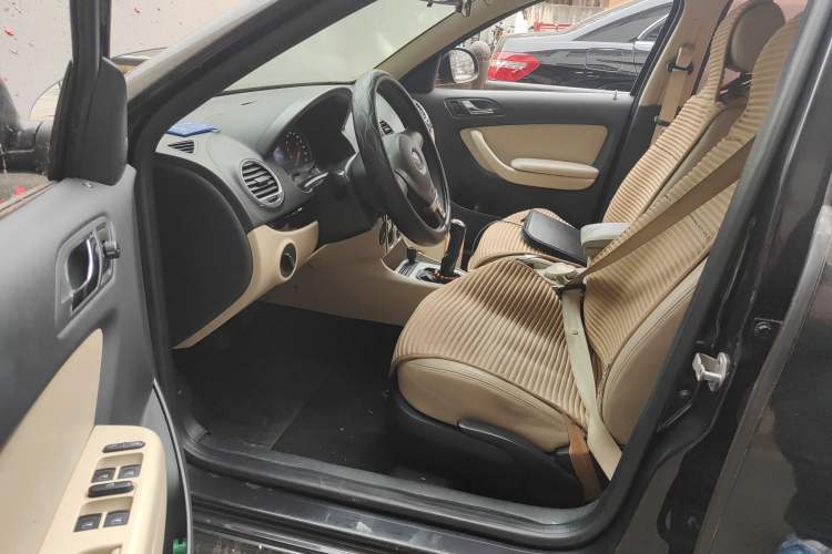 Used Volkswagen Lavida 2013 Classic 1.6L Manual Fashion Edition