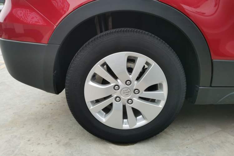 Used Suzuki S-Cross 2015 1.6L CVT Two-Wheel Drive Entry-Level Trim
