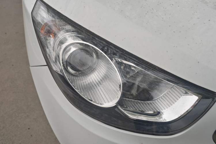 Used Hyundai ix35 2012 2.0L Automatic Two-Wheel Drive Elite Edition GLS Right Front Headlight