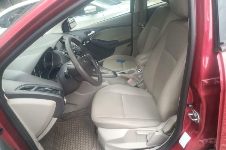 Used Ford Focus 2012 Sedan 1.6L Automatic Comfort Model
