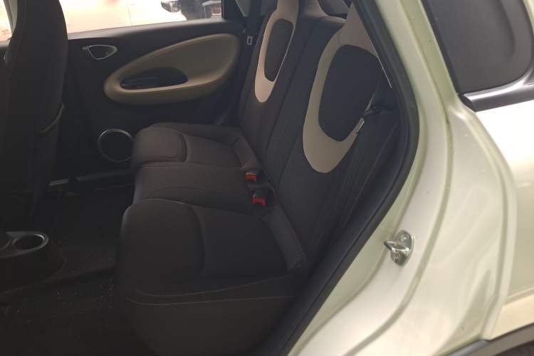 Used Wuling Bingo 2023 333 km Fast-Share Version Left Rear Seat