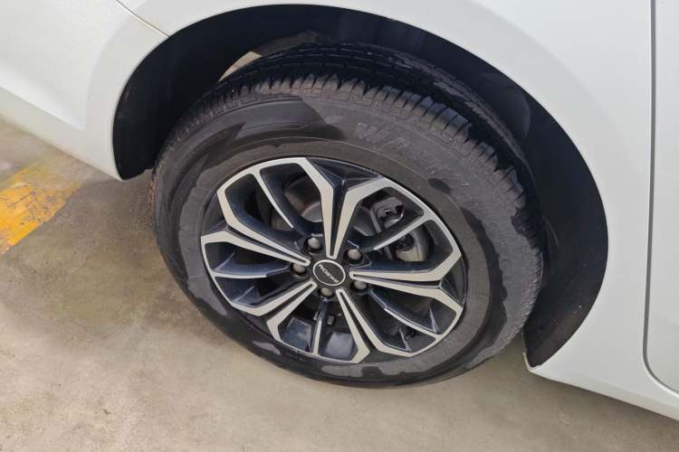 Used Roewe i6 MAX New Energy 2023 EV 420 Skyroof Special Edition
