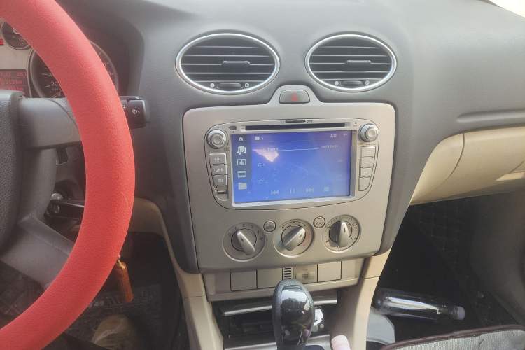 Used Ford Focus 2011 Hatchback 1.8L Automatic Fashion Edition
