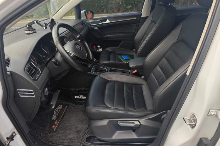 Used Volkswagen Golf Sportsvan 2016 280TSI Automatic Luxury Model Left Front Seat