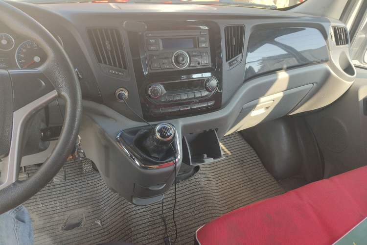 Used Foton Toano 2017 2.8T Restyled S Commercial Version Short Wheelbase ISF2.8s5129T Audio And AC Panel