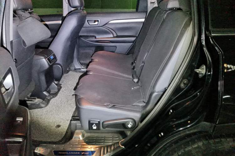 Used Toyota Highlander 2018 2.0T Four-Wheel Drive Luxury Edition 7 Seats China V Emission Standard