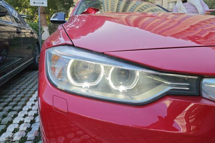 Used BMW 3 Series 2014 320i Sport Design Package
