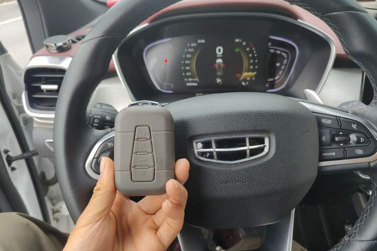 Used Geely Auto Coolray 2019 Sport Model 260T DCT Patrol China V Standard Vehicle Key