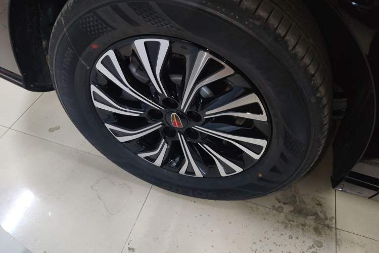 Used Hongqi HQ9 PHEV 2024 2.0T Four-Wheel Drive Business Edition Right Rear Wheel Hub