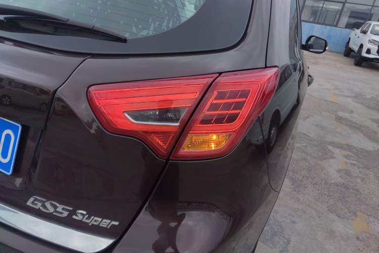 Used GAC Trumpchi GS5 Super 2015 2.0L Manual Two-Wheel Drive Elite Edition