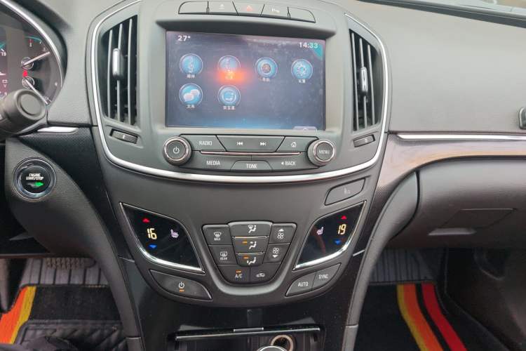 Used Buick Regal 2015 1.6T Elite Tech Model Audio And AC Panel