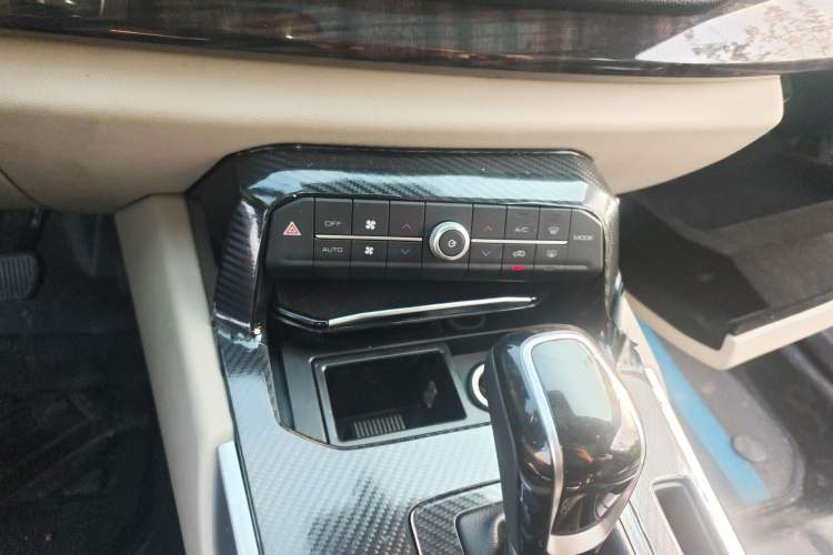 Used Wey VV7 2017 2.0T Ultra-Luxury Version
