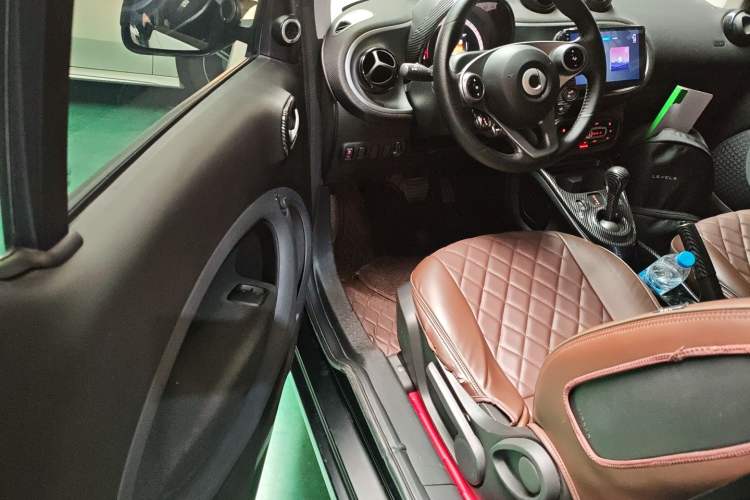 Used smart fortwo 2016 1.0L 52 kW Convertible Passion Edition
