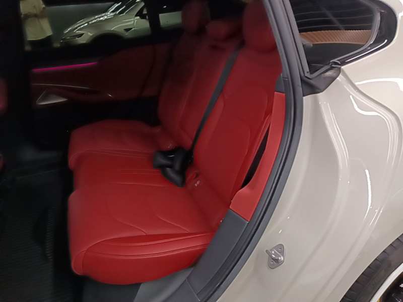 Used Xiaomi Auto SU7 2024 Rear-Drive Long-Range Intelligent Driving Version — 16