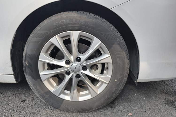 Used Roewe i5 2023 1.5L Manual Comfort Edition
