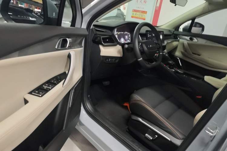 Used Lynk & Co 06 EM-P 2022 PHEV 84 km Range Pro Version
