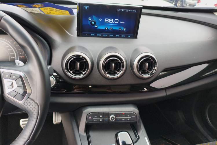 Used Wey VV7 2017 2.0T Flagship Model Audio And AC Panel