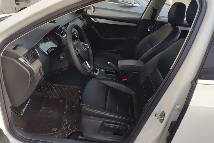 Used Skoda Octavia 2019 1.5L Automatic SmartDrive Comfort Edition China VI Standard
