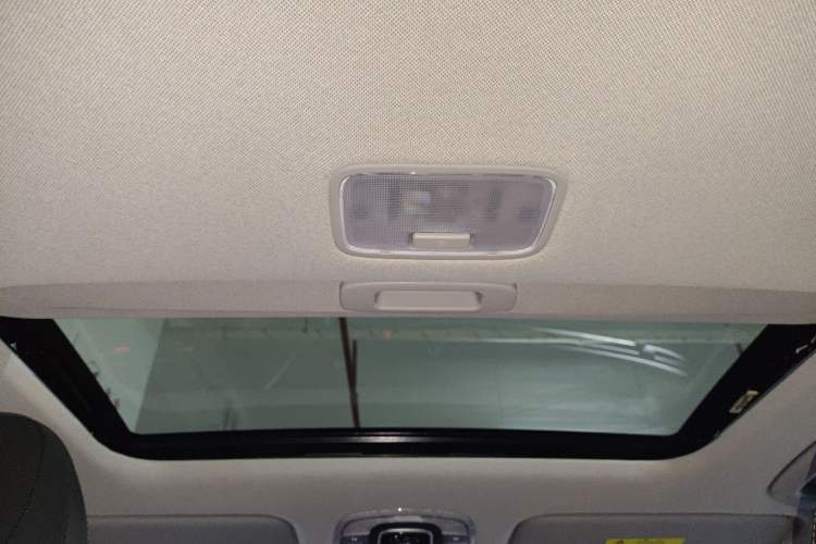 Used Hyundai Elantra 2022 1.5L CVT GLX Elite Edition Headliner