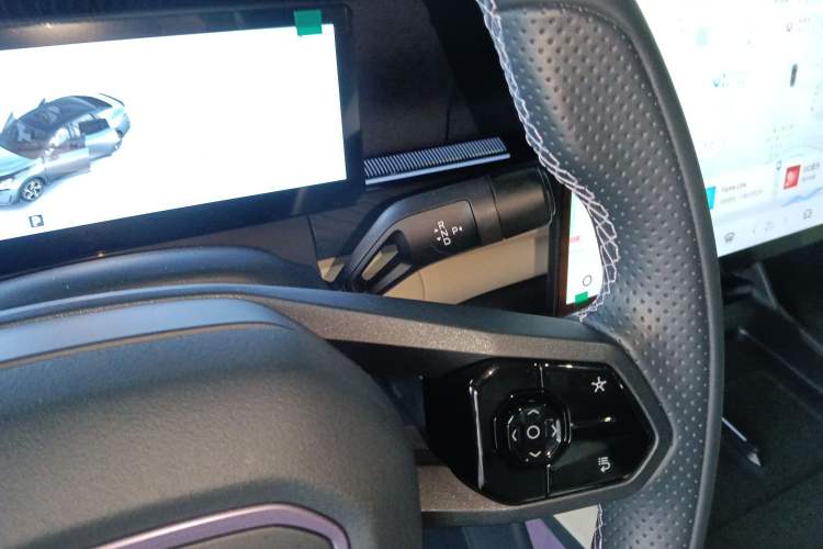 Used Lynk & Co 07 2024 EM-P 126 Long-Range Halo