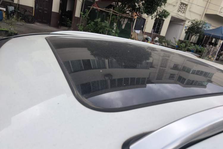 Used HYOSOW S6 2017 1.5T Manual Phantom Joy Model Roof