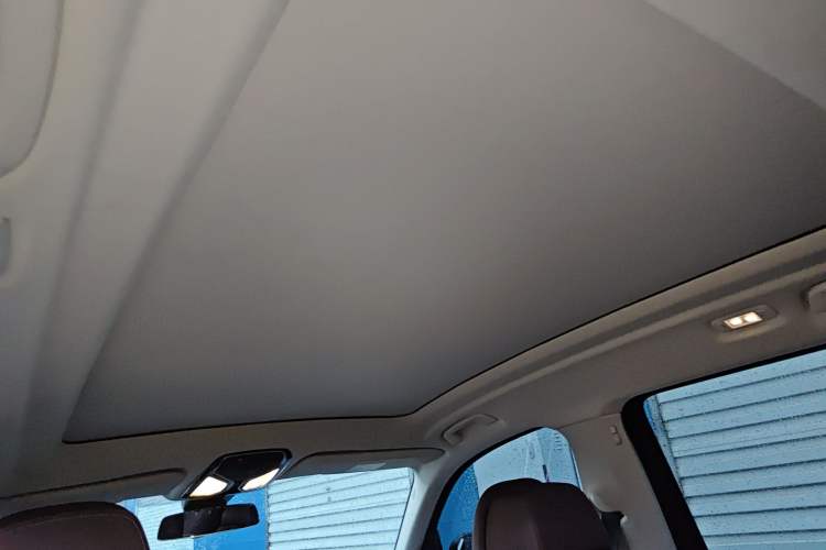 Used BMW X7 2022 xDrive40i Luxury Package with Leading Features Headliner