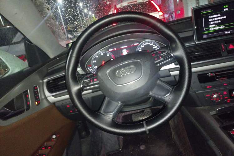 Used Audi A7 2013 30 FSI Standard Edition Steering Wheel