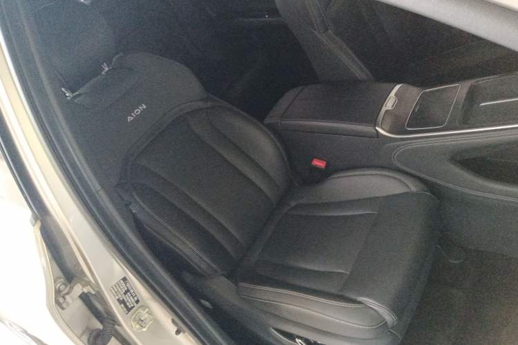 Used AION V 2024 Plus 70 Tech Edition Lithium Iron Phosphate Right Front Seat