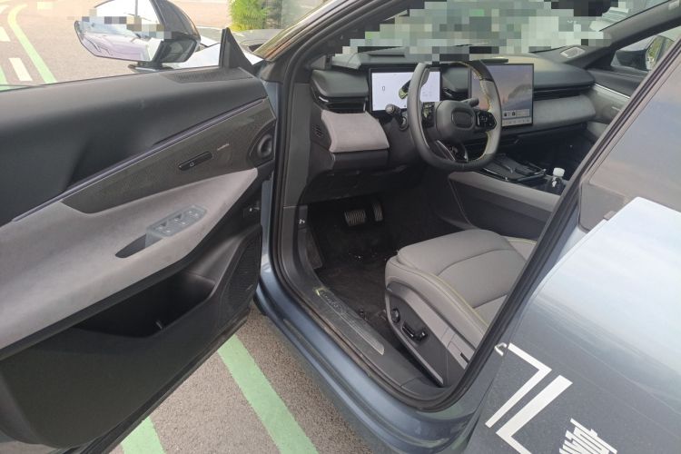 Used Lynk & Co 08 EM-P 2025 245km Ultra-Long Range Halo
