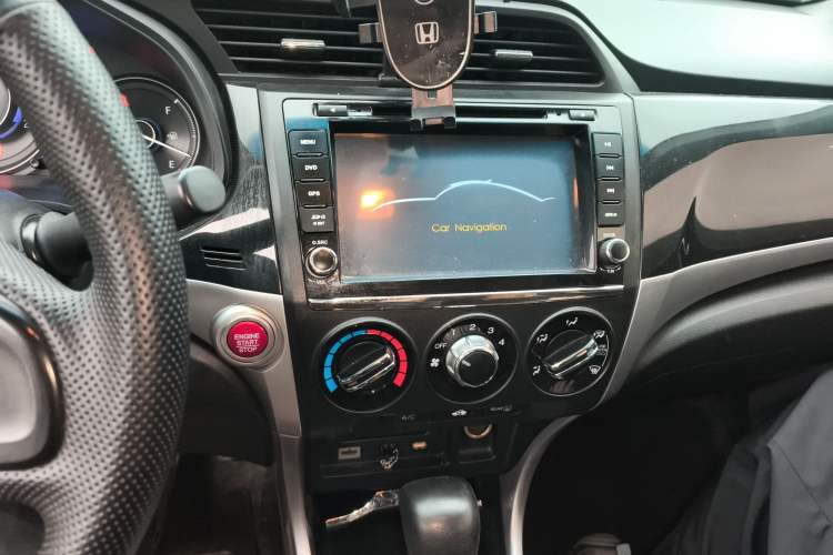 Used Honda Crider 2013 1.8L automatic luxury edition
