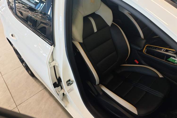 Used MG 6 2021 Pro 1.5T Automatic Trophy Luxury Edition Right Front Seat