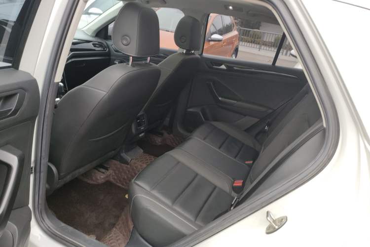 Used Volkswagen T-ROC 2022 280TSI DSG Two-Wheel Drive Comfort PLUS