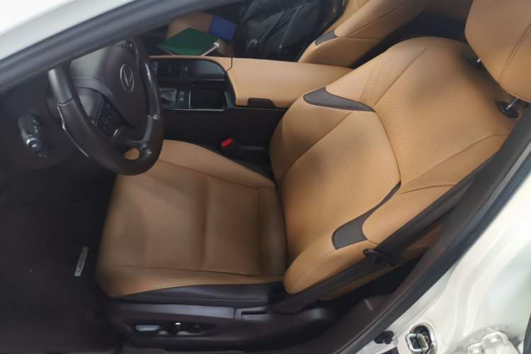 Used Lexus ES 2020 200 Excellence Edition
