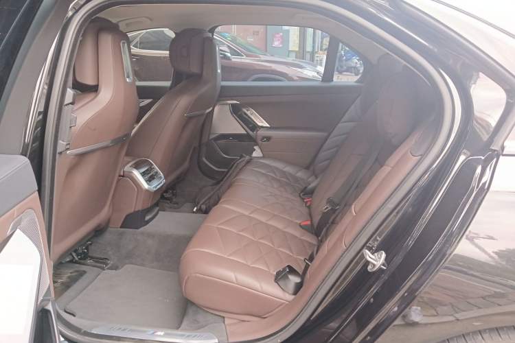 Used BMW 7 Series 2023 735Li M Sport Package