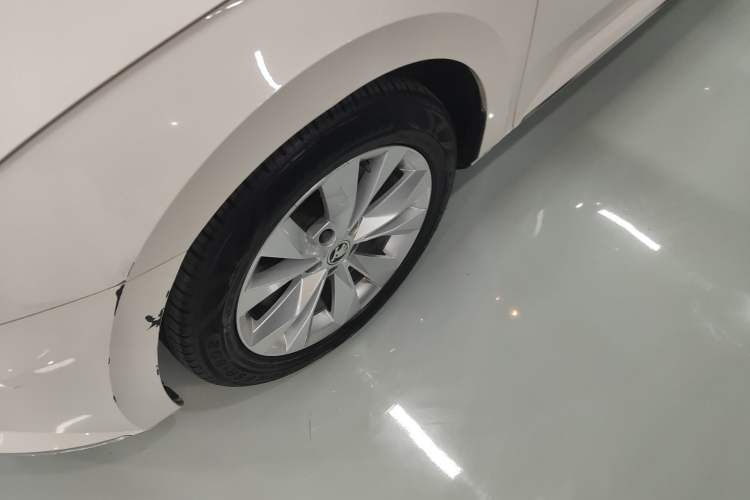 Used Skoda Superb 2018 TSI330 DSG Comfort Edition China V Standard Left Front Wheel Hub