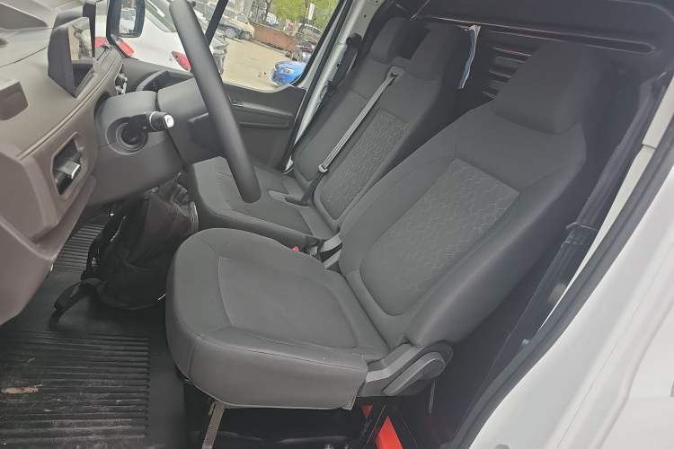 Used JMC E Fushun 2025 Model, Blind Window Version, 41.86 kWh, Short Axle, Low-roof, 3.0 tons