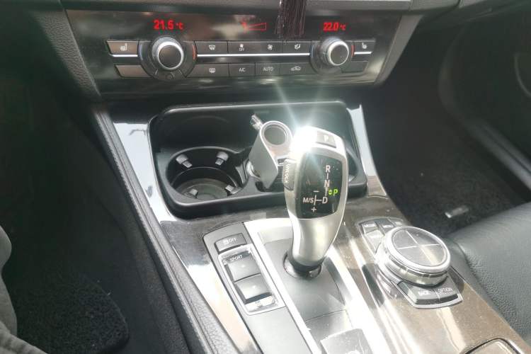 Used BMW 5 Series 2013 525Li Luxury Model Gear Lever