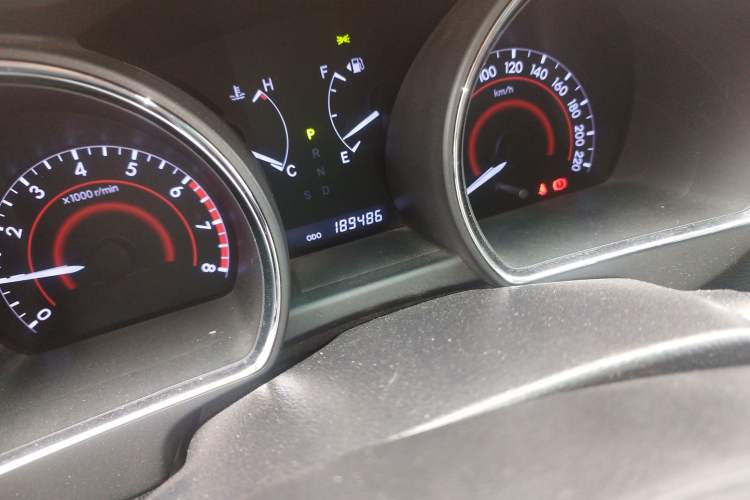 Used Toyota Highlander 2012 2.7L Two-Wheel Drive 7-Seater Luxury Edition Odometer Close Up