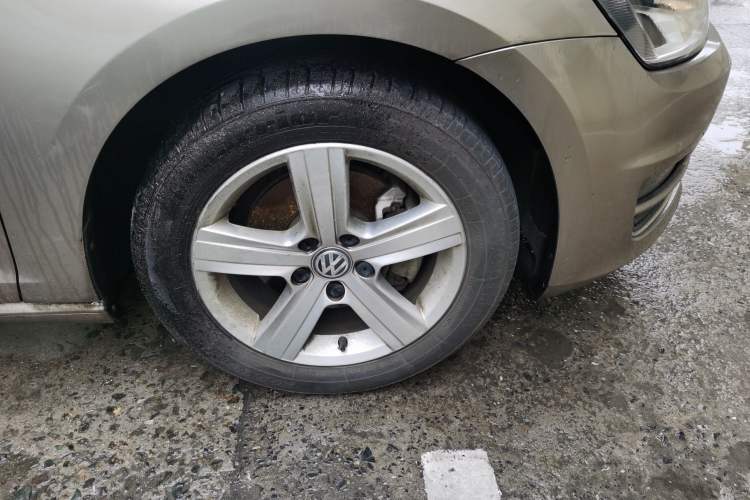 Used Volkswagen Golf 2015 1.4TSI Automatic Luxury Model
